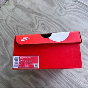 NIKE DUNK LOW REMASTERED REVERSE PANDA 
Size-10.5M